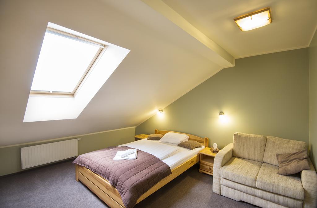 H31 Aparthotel Познан Стая снимка