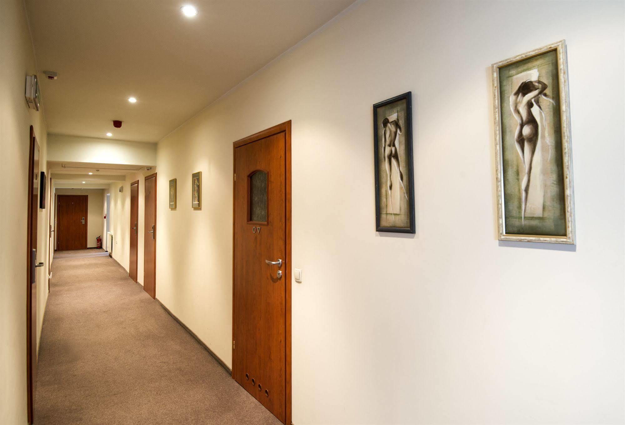 H31 Aparthotel Познан Екстериор снимка