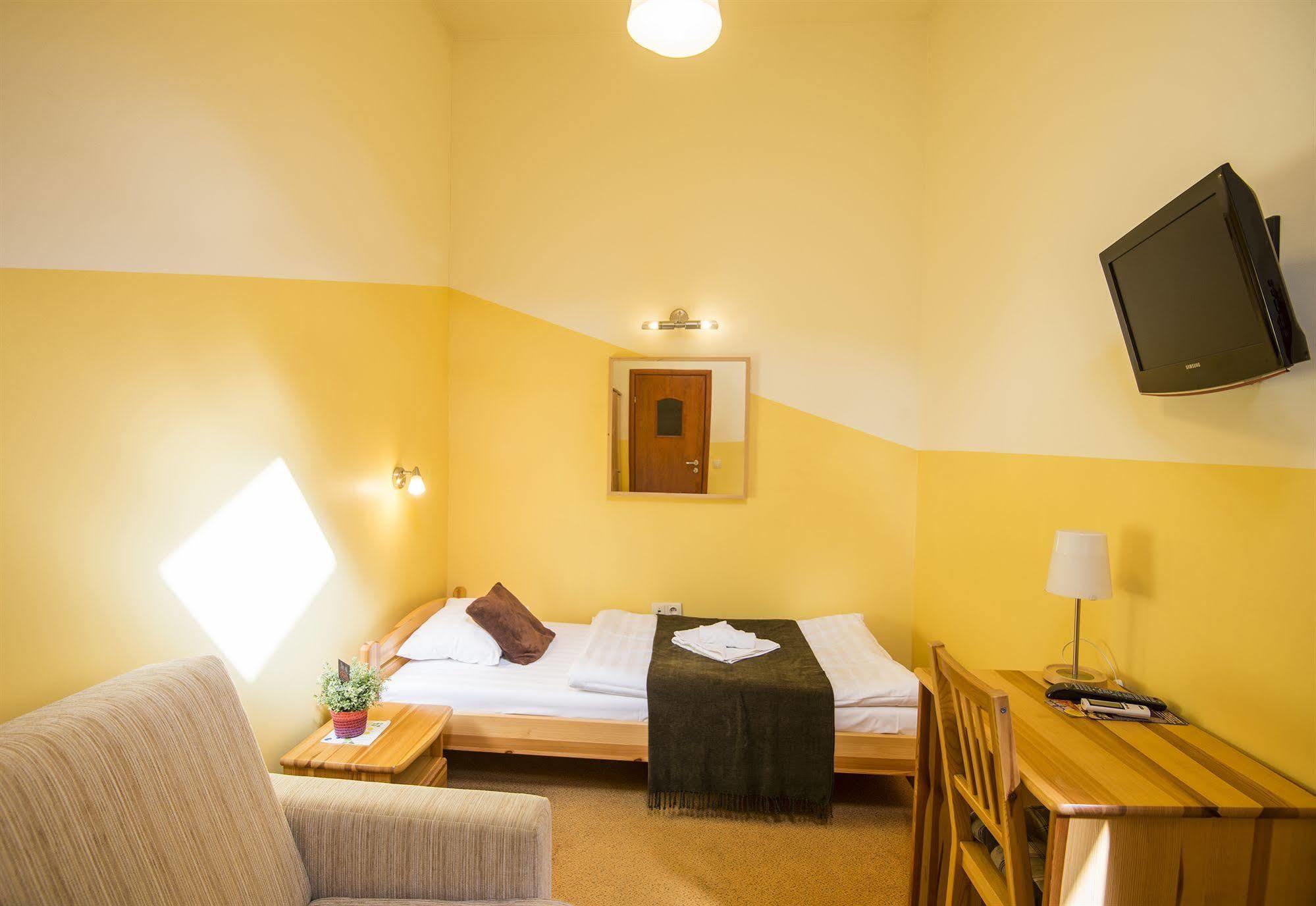 H31 Aparthotel Познан Екстериор снимка
